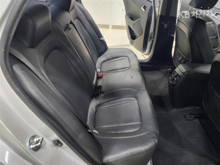 Kia K5 Gasoline 2.0 Prestige 10