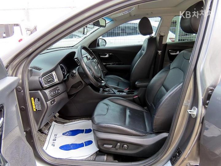 Kia Niro 1.6 Noblesse 6