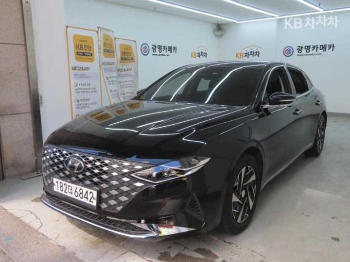 Hyundai Grandeur Hybrid 2.4 Premium 3