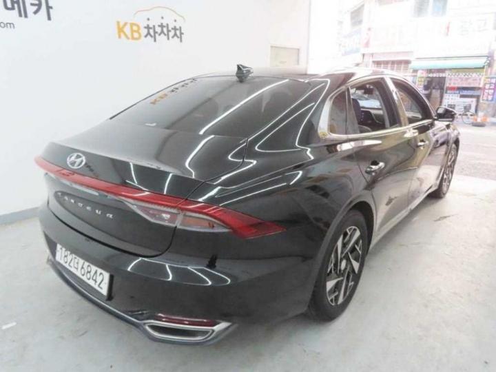 Hyundai Grandeur Hybrid 2.4 Premium 4