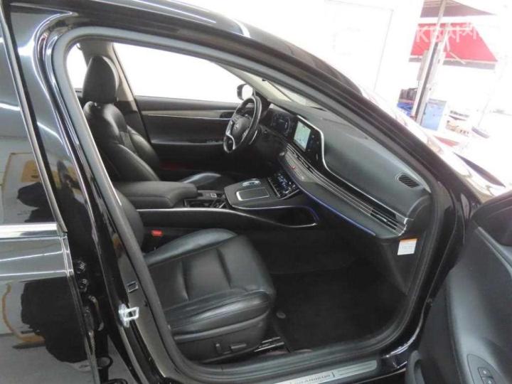 Hyundai Grandeur Hybrid 2.4 Premium 9