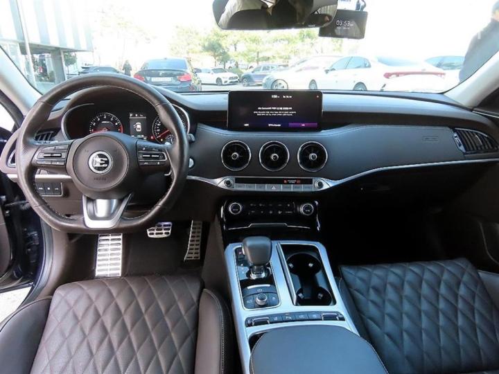 Kia Stinger Meister 2.5 Gasoline Turbo 4WD Masters 8