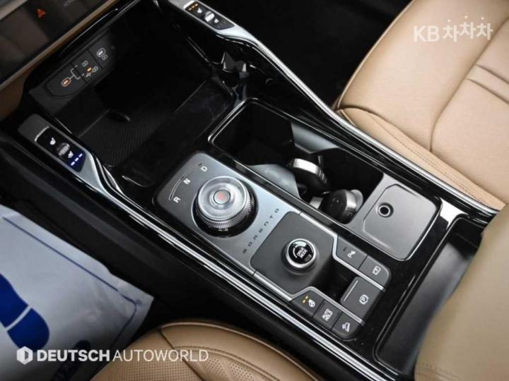 Kia Sorento Hybrid MQ4 1.6T HEV 2WD Signature Gravity 10