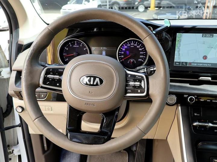 Kia Carnival G3.5 GDI Prestige 9