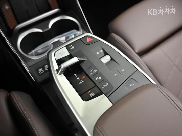 BMW X1 U11 xDrive20i M Sport 10