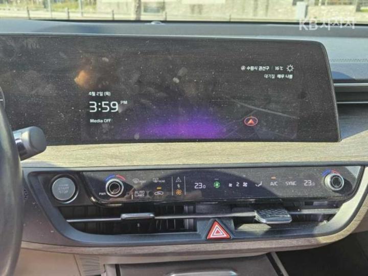 Kia K8 2.5 Gasoline Noblesse 7