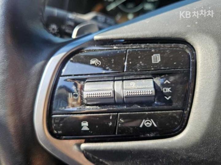 Kia K8 2.5 Gasoline Signature 4