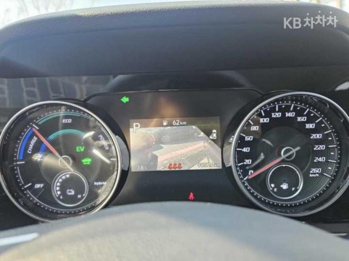 Hyundai Grandeur Hybrid 2.4 Exclusive 4