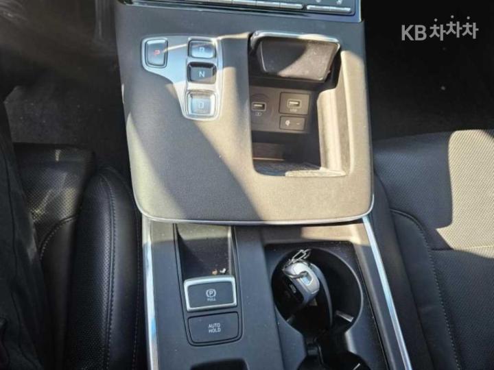 Hyundai Grandeur Hybrid 2.4 Exclusive 7