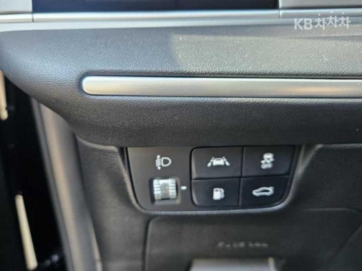 Hyundai Grandeur Hybrid 2.4 Exclusive 9