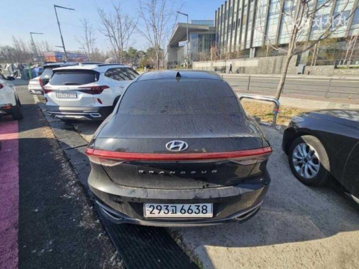 Hyundai Grandeur Hybrid 2.4 LeBlanc 3