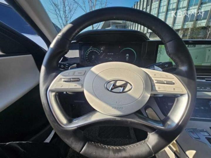 Hyundai Grandeur Hybrid 2.4 LeBlanc 7