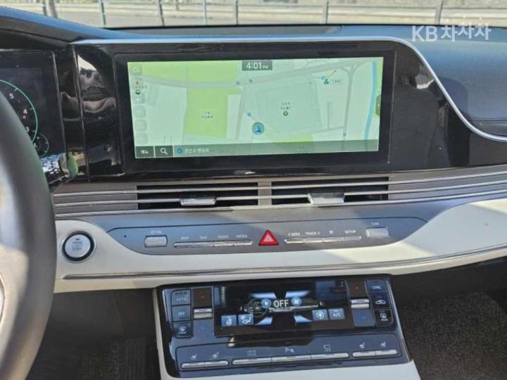 Hyundai Grandeur Hybrid 2.4 LeBlanc 9