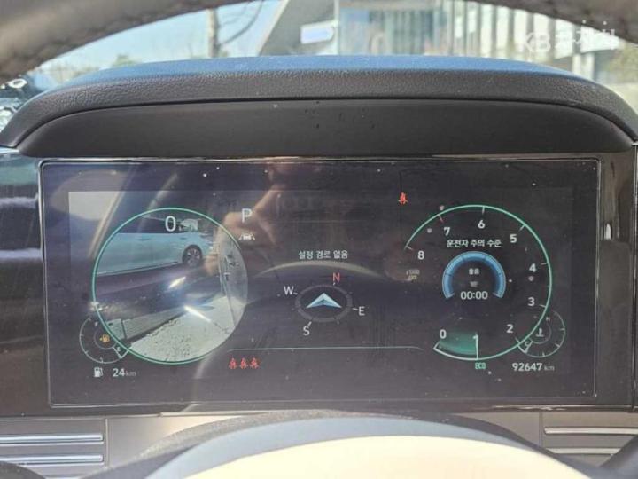 Hyundai Grandeur Hybrid 2.4 LeBlanc 10