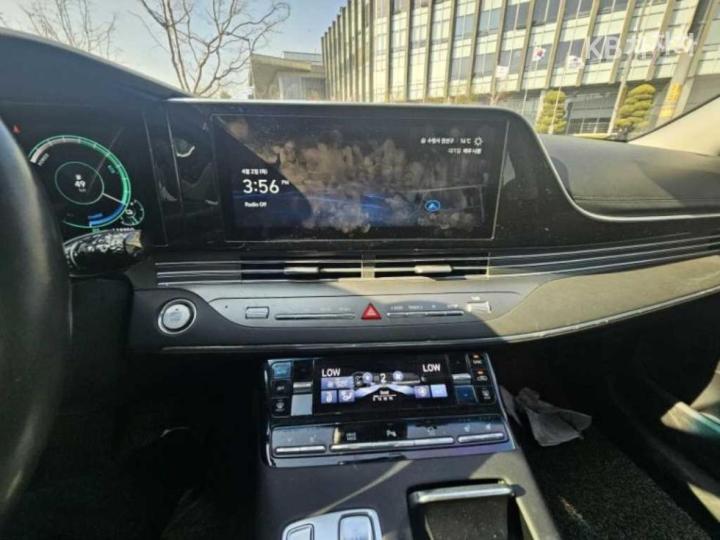 Hyundai Grandeur Hybrid 2.4 LeBlanc 8