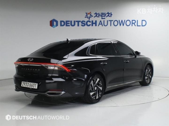 Hyundai Grandeur Hybrid 2.4 Premium Choice 3