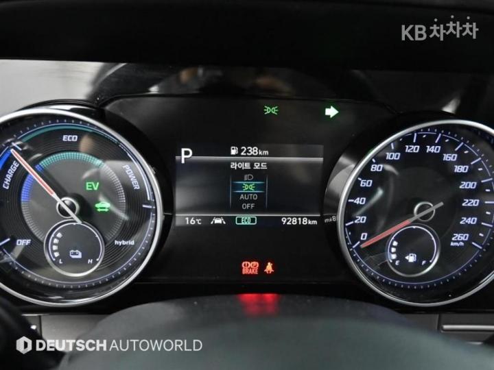 Hyundai Grandeur Hybrid 2.4 Premium Choice 9