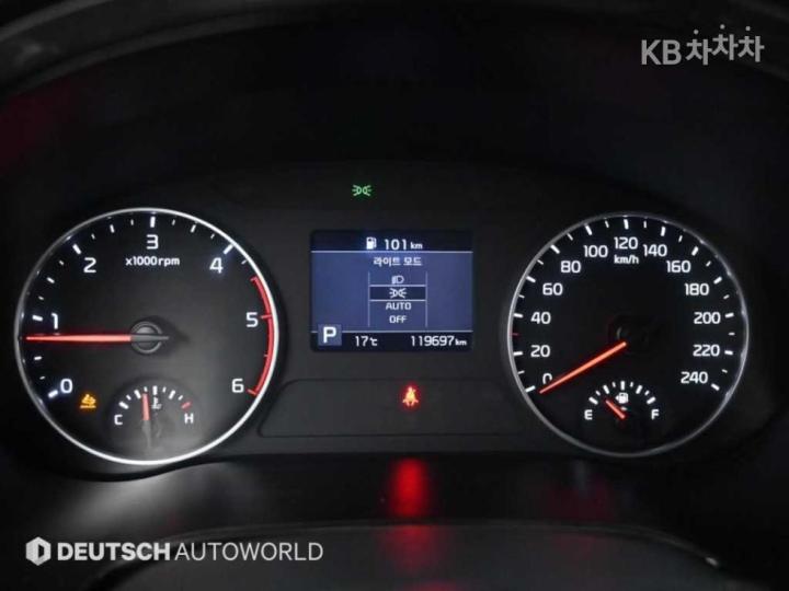 Kia Seltos 1.6 Diesel 2WD Trendy 9