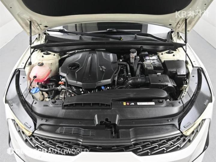 Kia K5 2.0 Gasoline Prestige 7