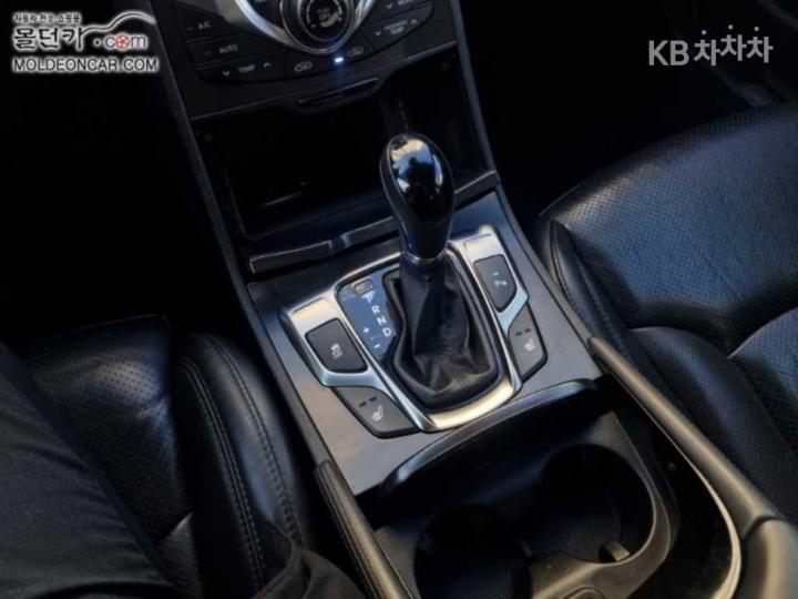 Hyundai Grandeur HG HG240 Modern 7