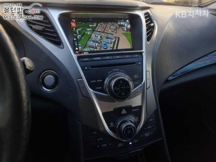 Hyundai Grandeur HG HG240 Modern 9