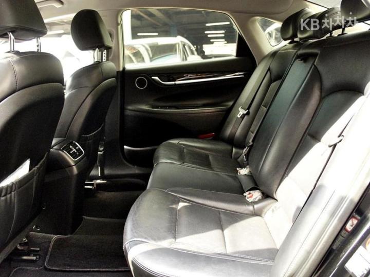 Hyundai Grandeur IG 3.0 LPi Modern Base Type 7