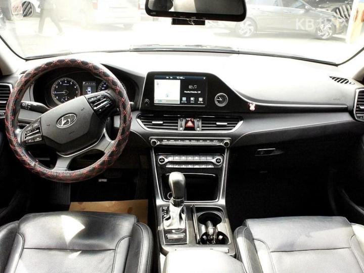 Hyundai Grandeur IG 3.0 LPi Modern Base Type 8