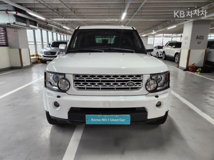 Land Rover Discovery 4 3.0 TDV6 SE 2