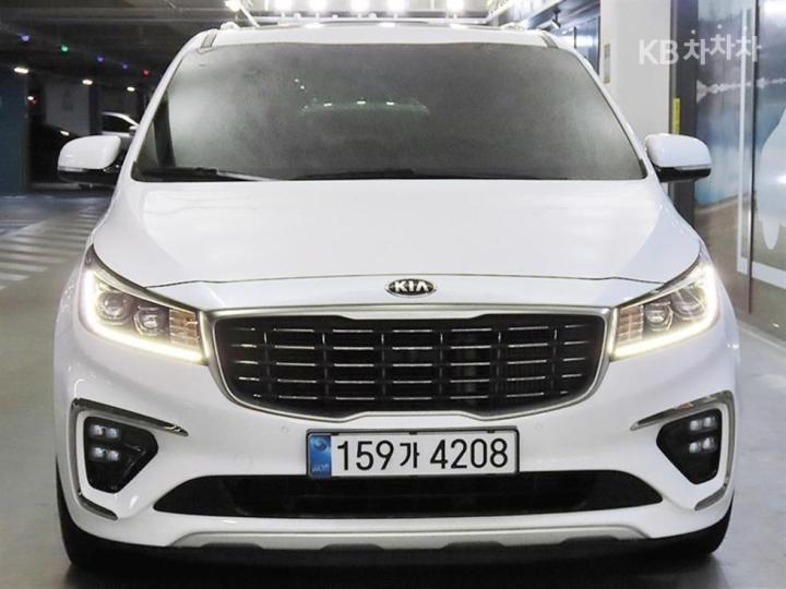 Kia Carnival 2.2 Diesel Noblesse Special 3