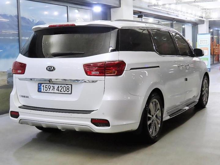 Kia Carnival 2.2 Diesel Noblesse Special 5