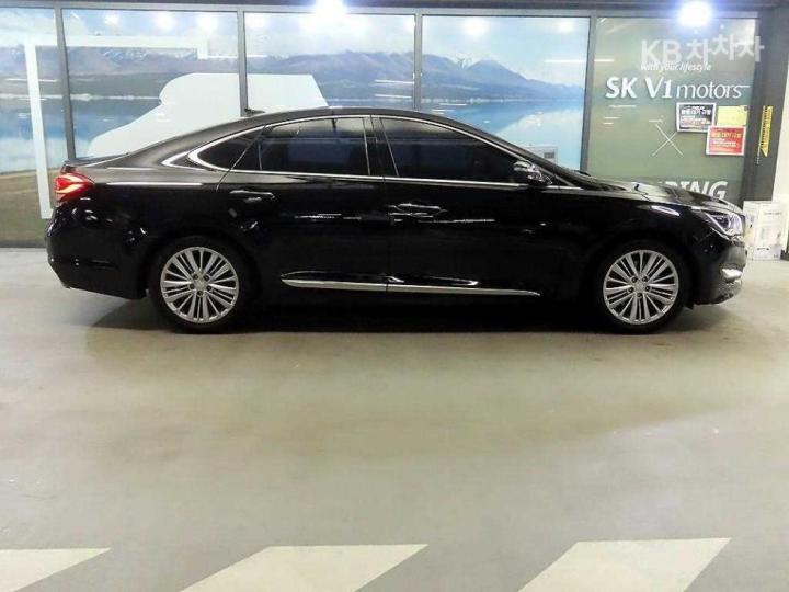 Hyundai Aslan G300 Modern Special 4