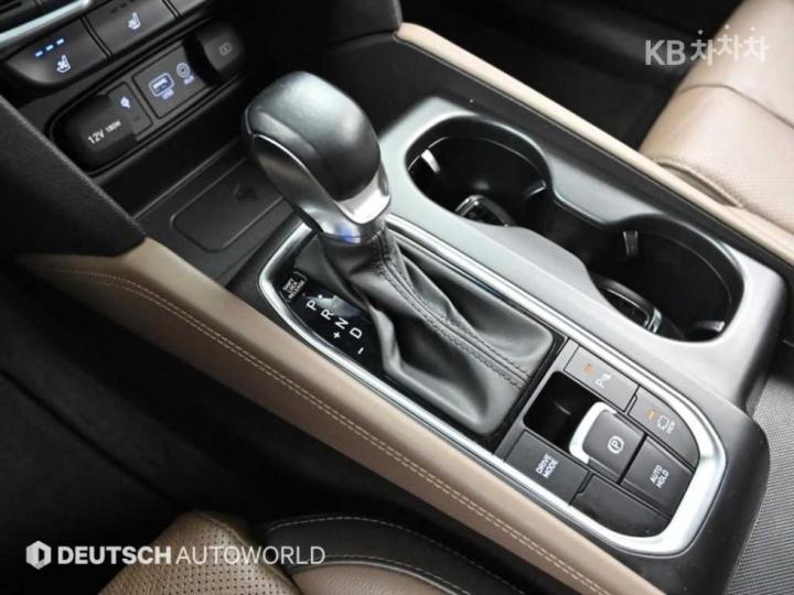 Hyundai Santa Fe TM Gasoline 2.0T 2WD Prestige 10