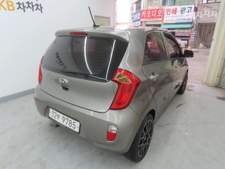 Kia Morning Luxury Sport 4