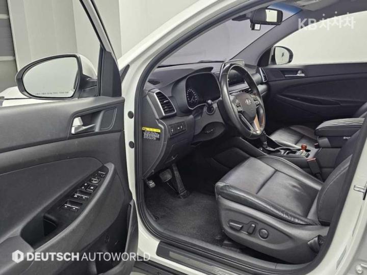 Hyundai Tucson Diesel e-VGT R 2.0 2WD Premium 10