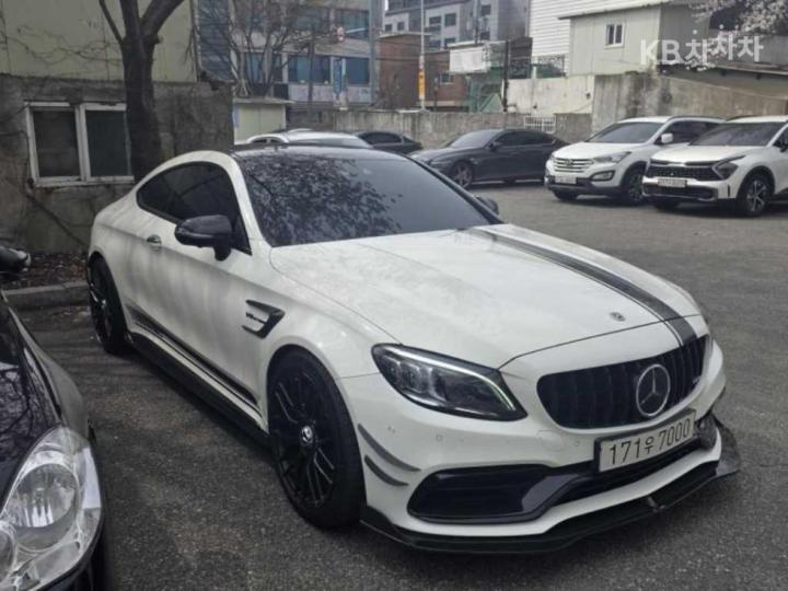 Mercedes-Benz C-Class C63 S AMG Coupe 3