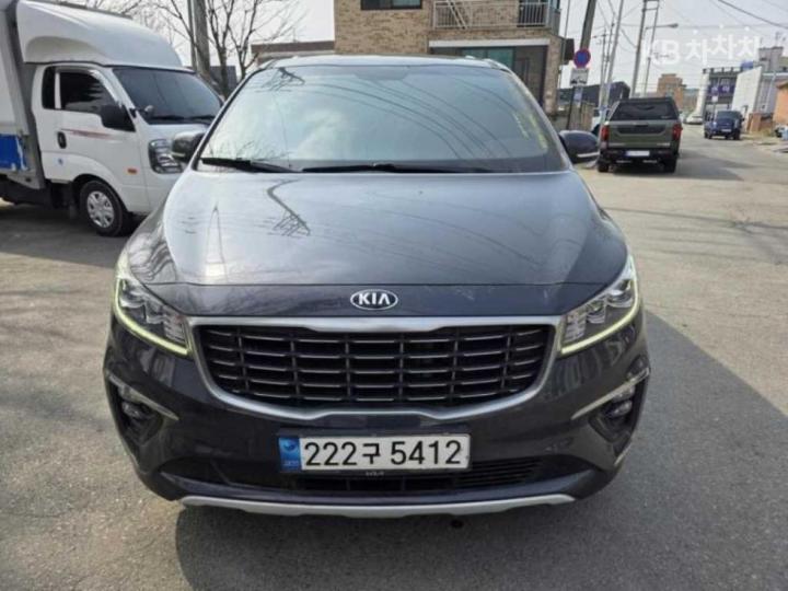 Kia Carnival 2.2 Diesel Noblesse Special 2