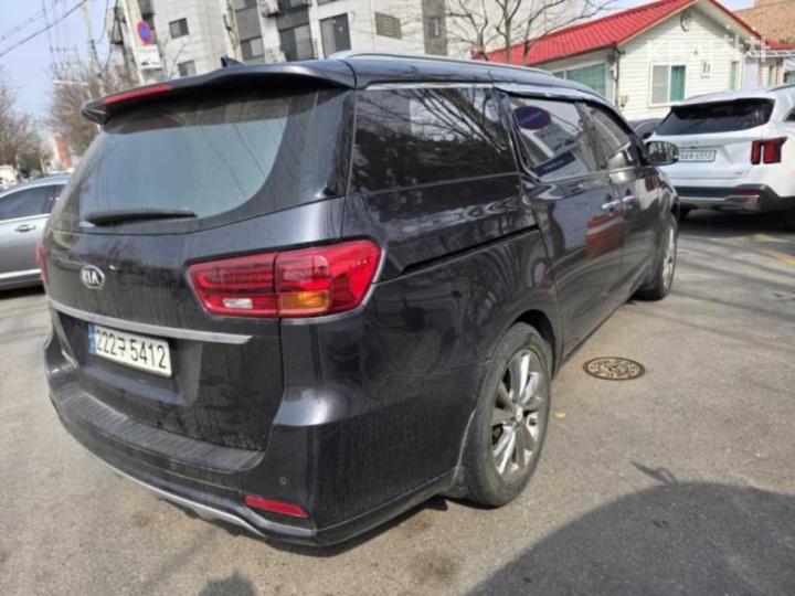 Kia Carnival 2.2 Diesel Noblesse Special 5