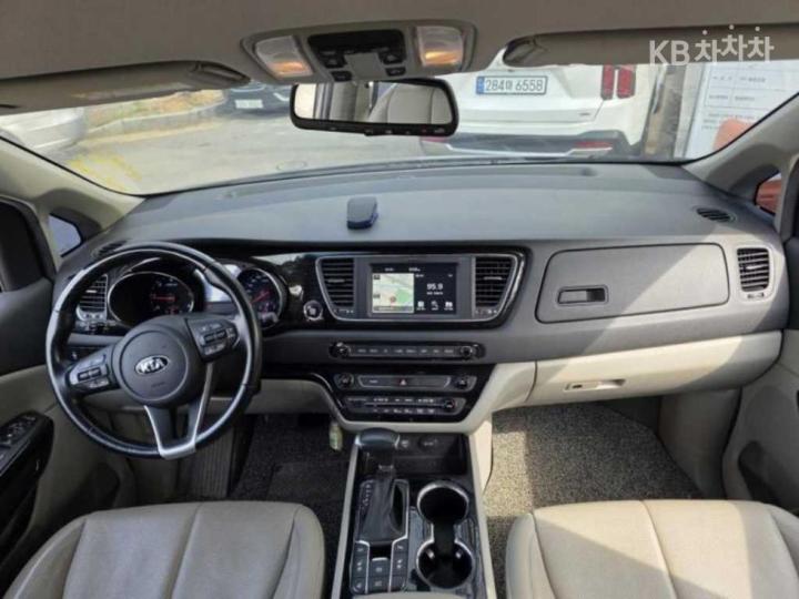Kia Carnival 2.2 Diesel Noblesse Special 8