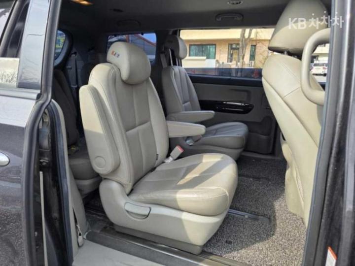 Kia Carnival 2.2 Diesel Noblesse Special 10