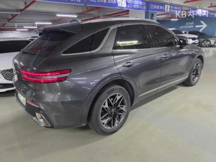 Genesis GV70 Gasoline 2.5T AWD 6