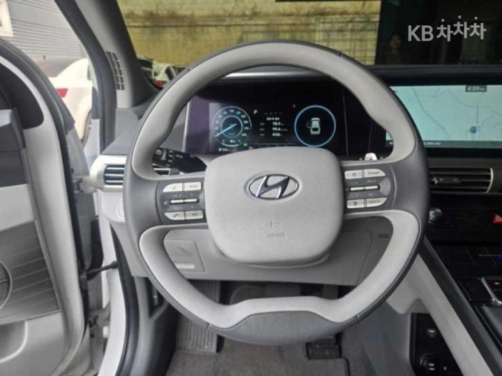 Hyundai Nexo Premium 8
