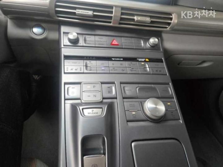 Hyundai Nexo Premium 10