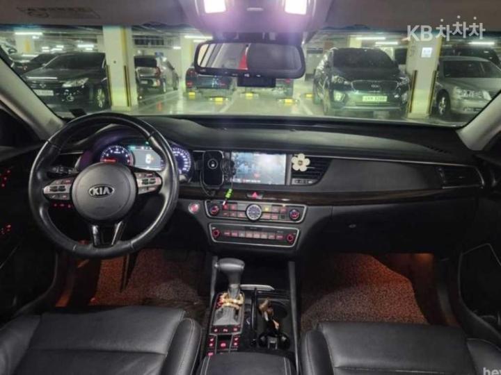 Kia K7 3.0 LPi Noblesse 9