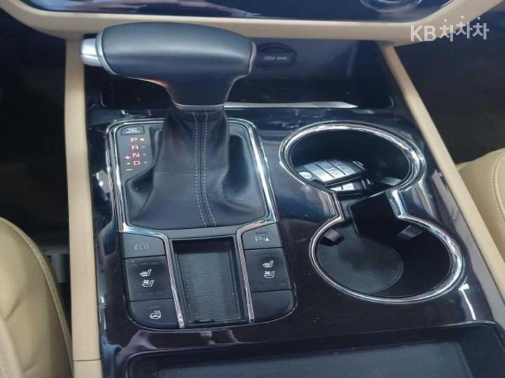 Kia Carnival 2.2 Diesel Prestige 7