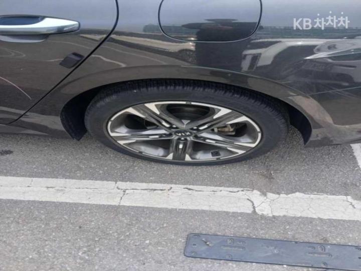 Kia K5 2.0 Gasoline Noblesse 6