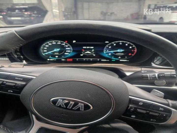 Kia K5 2.0 Gasoline Noblesse 7