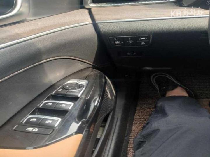 Kia K5 2.0 Gasoline Noblesse 8