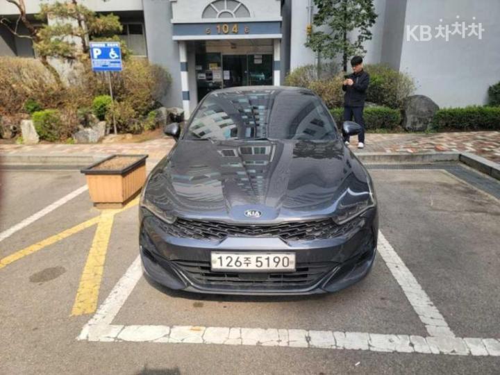 Kia K5 1.6 Gasoline Turbo Signature 2