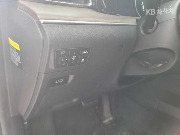 Kia K5 1.6 Gasoline Turbo Signature 10