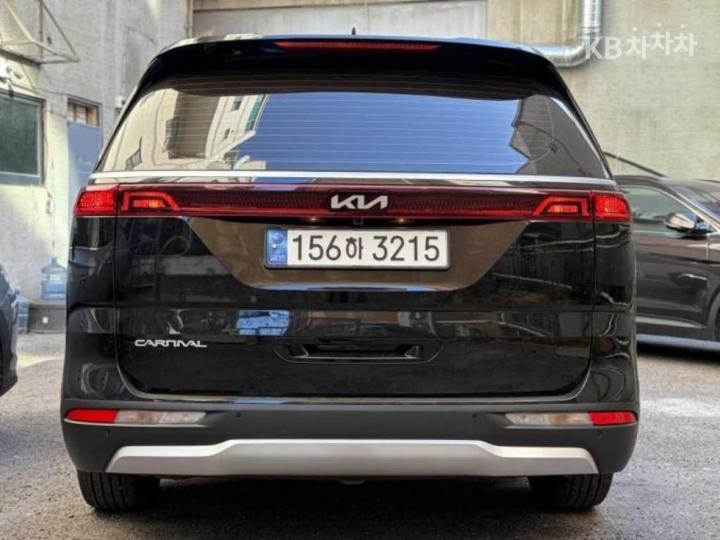 Kia Carnival D2.2 Prestige 5